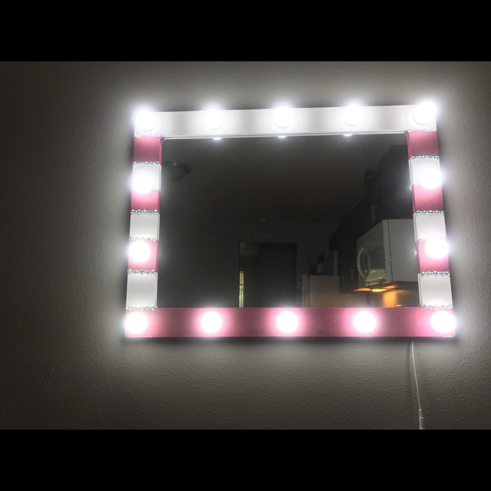 Hollywood vanity mirror